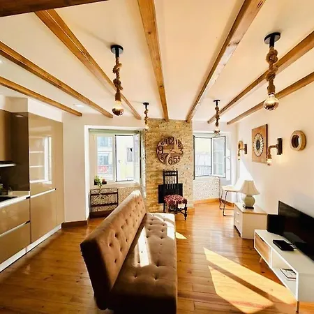 Charm In Alfama Апартаменты *